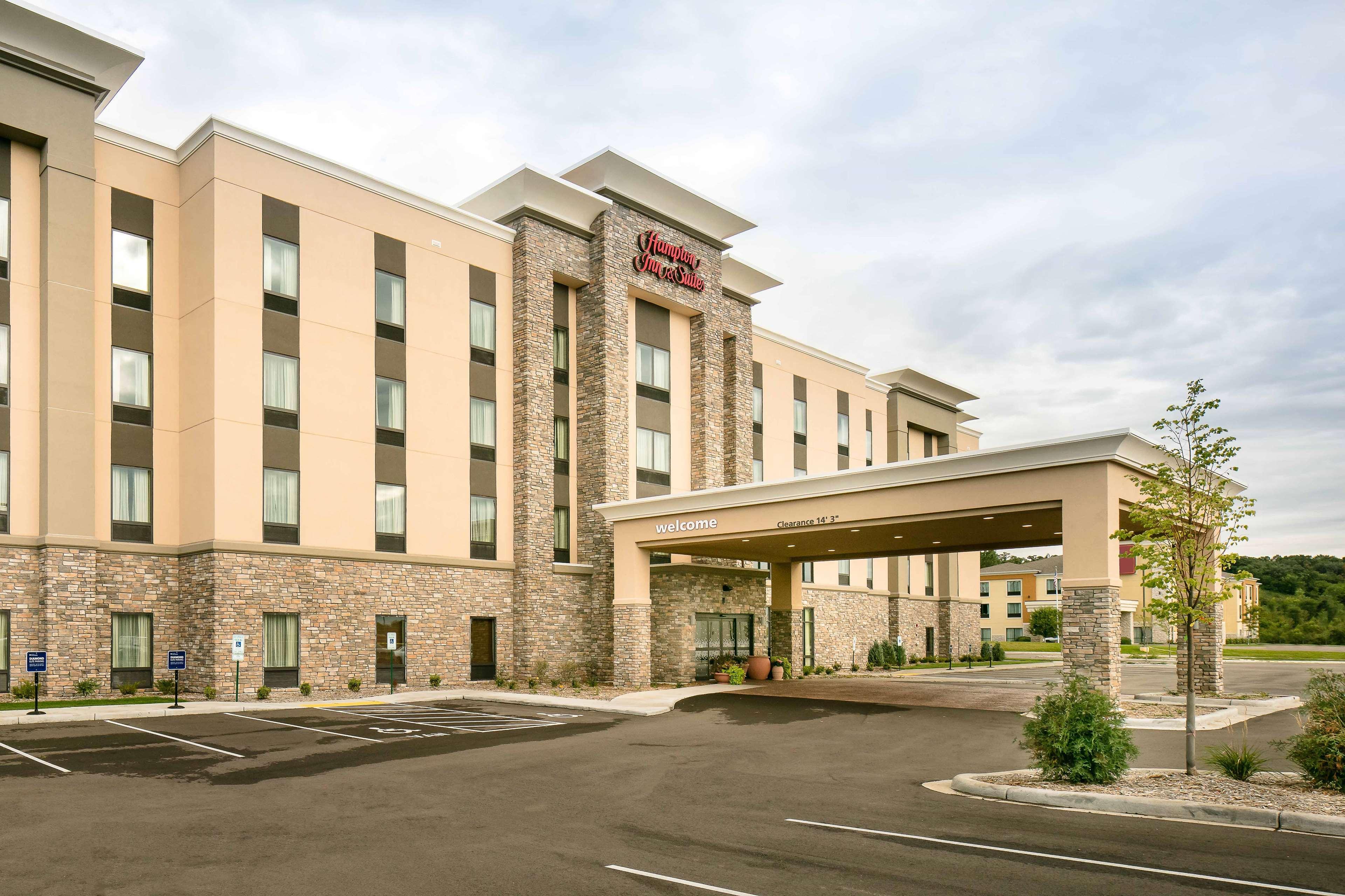Hampton Inn & Suites-Hudson Wisconsin Exterior photo